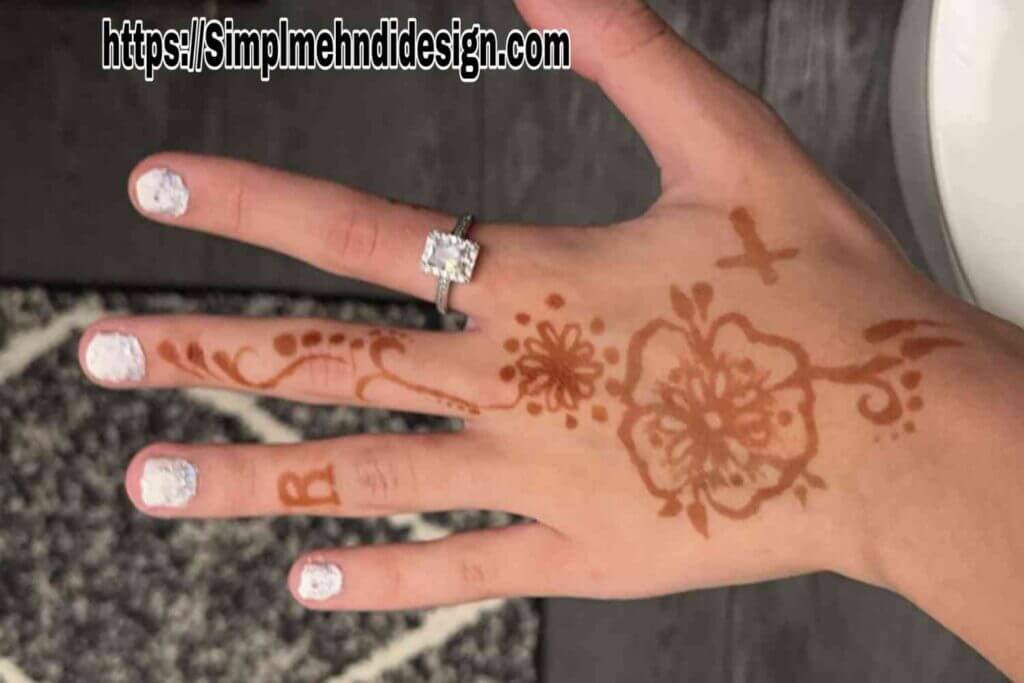 Bacchon Ki Mehndi Design Simple for Kids
