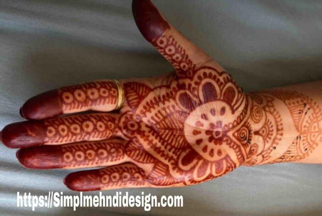 Stylish Mehandi Design Simple for Front Hand